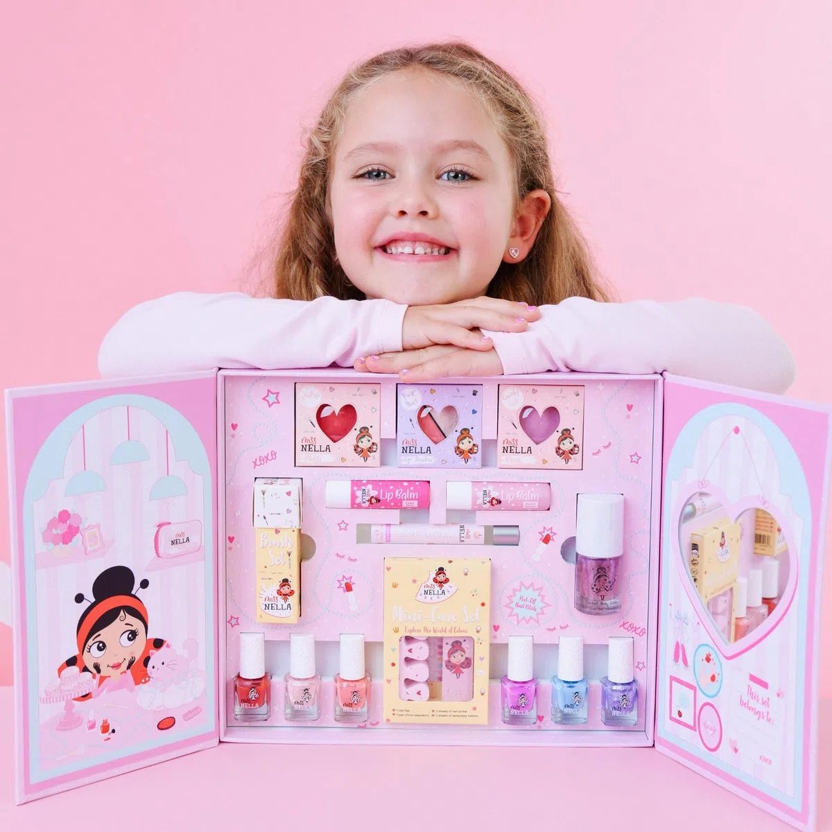 Miss Nella Sparkle & Glow Studio, Ungiftiges Kinder-Kosmetikset mit Peel-Off Nagellack, Lipbalm, Glitzer, 29 x 25 x 4 cm