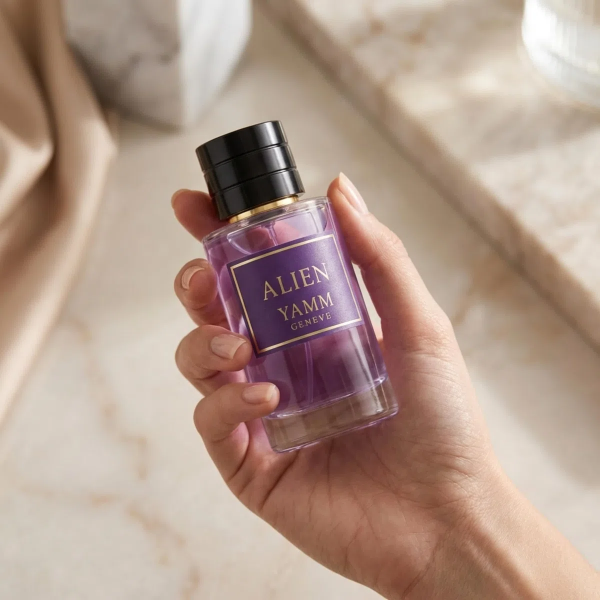 Alien | Extrait de Parfum Damen 50 ml | Jasmin Sambac & Amber | Orientalisch-holziger Duft | Mystische Eleganz & Langanhaltend