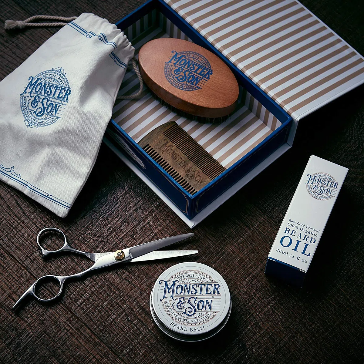 Monster&Son Premium Bartpflege Set 7-Teilig | Bartöl, Bart Balsam, Bart Bürste, Bartkamm, Bartschere, Canvas Reisetasche | Bartpflegeset für Männer, Ideales Geschenkset Herren